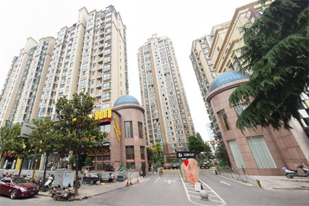 府前北区2室1厅1卫60万75m2简单装修出售